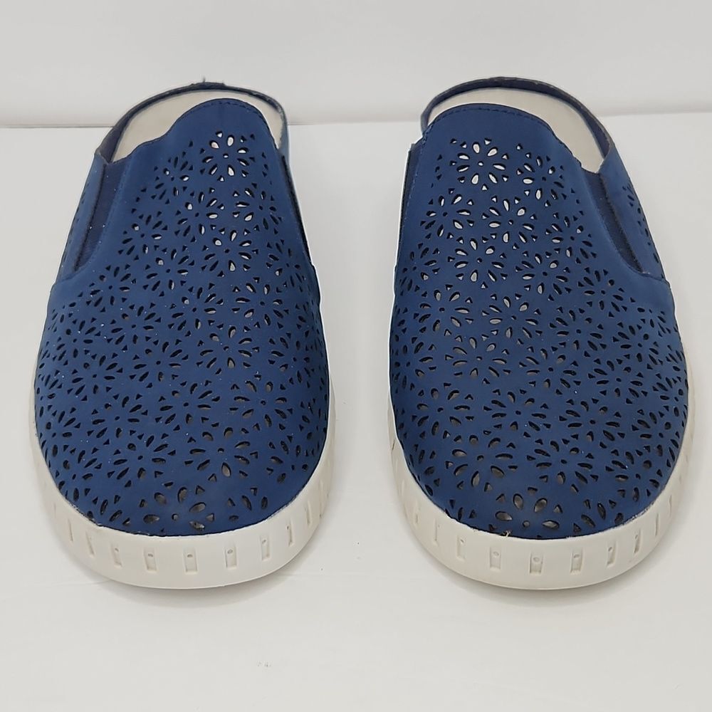 J- sport slip-on floral laser cut out mule shoes - Picture 2 of 8